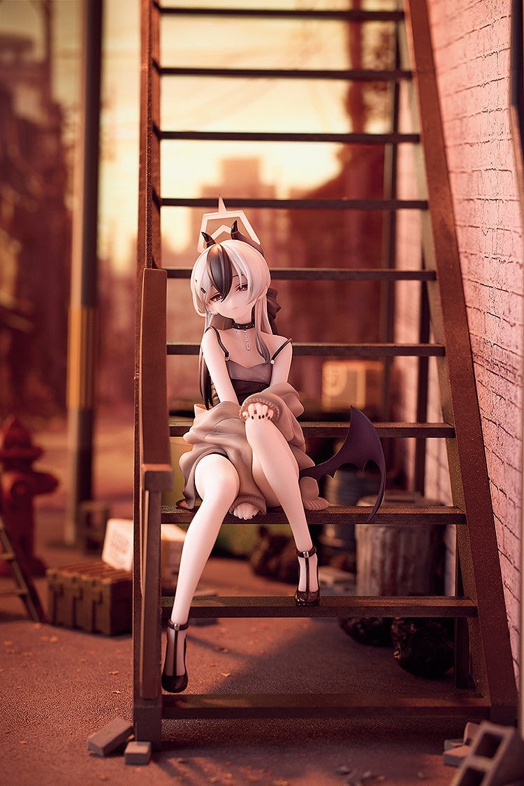 Kayoko (Dress): Memorial Lobby Ver. 1/7 Scale Figure